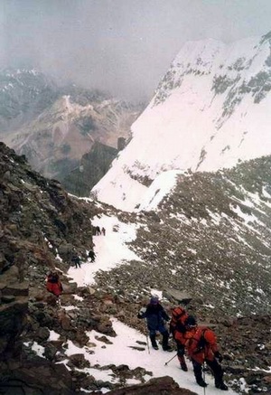 contratar guias aconcagua ascension cumbre trekking